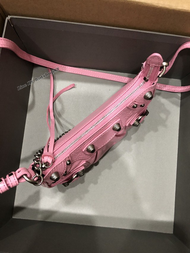 Balenciaga專櫃爆款機車包系列迷你爆裂紋粉紅色銀扣肩背女包 巴黎世家Le Cagole半月牙腋下包餃子包 fyj1943